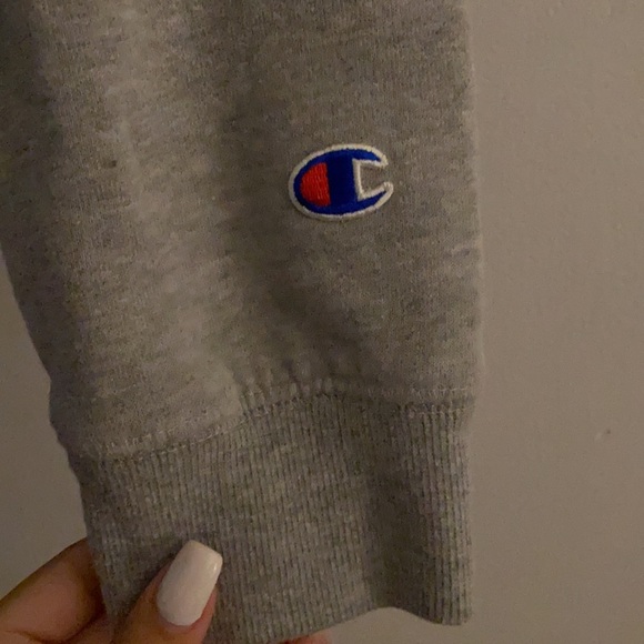 Champion Crewneck - Picture 2 of 2